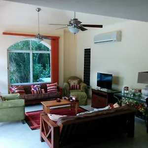 Casa Beard, Spacious With High Speed Wifi & Pool. , Playa del Carmen México
